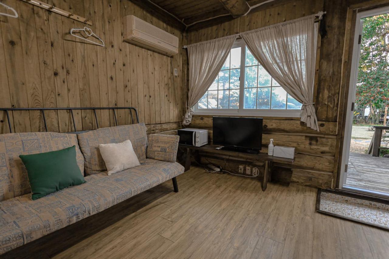 Jeju Log Village Pension Согвіпо Екстер'єр фото