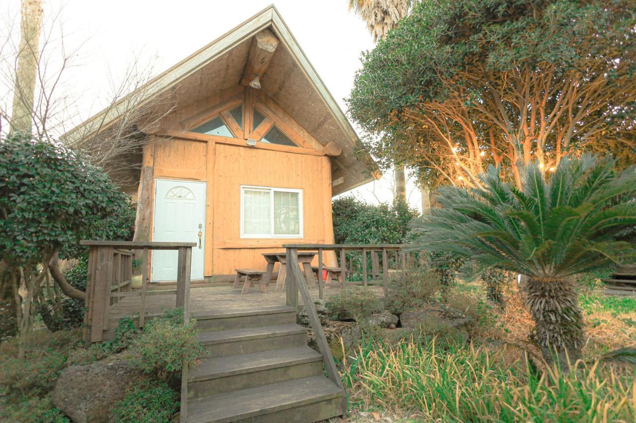 Jeju Log Village Pension Согвіпо Екстер'єр фото