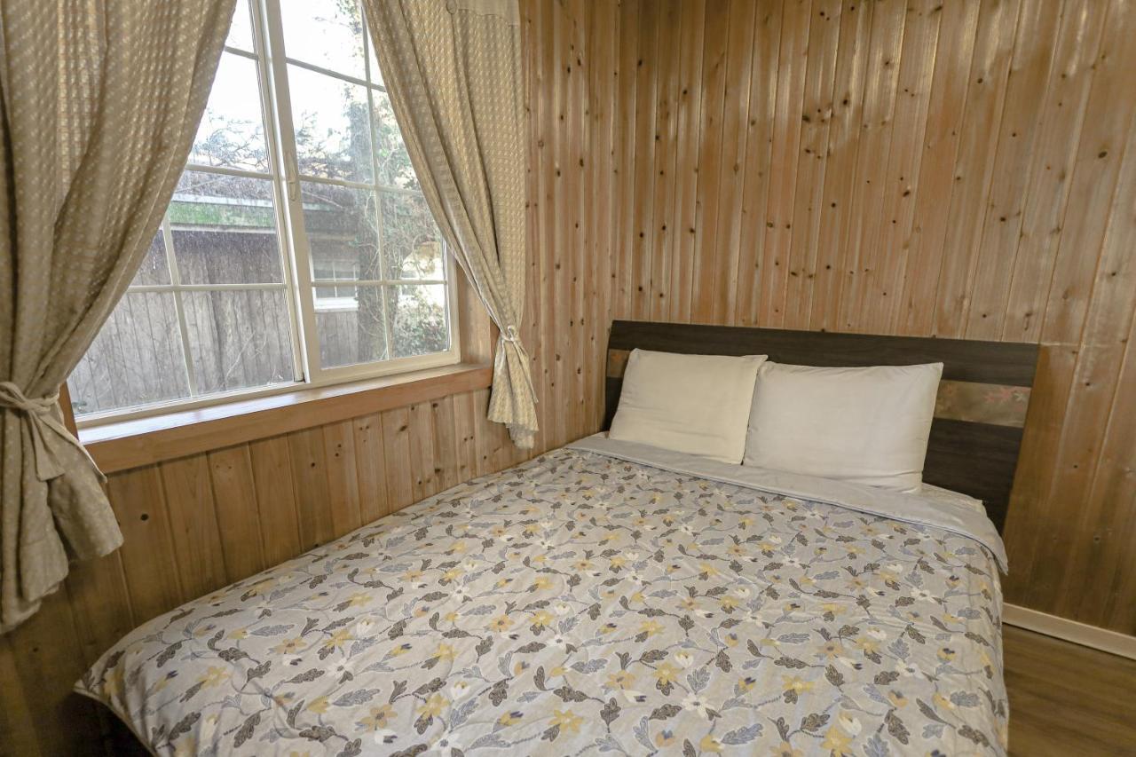 Jeju Log Village Pension Согвіпо Екстер'єр фото