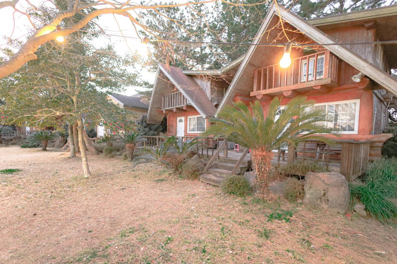 Jeju Log Village Pension Согвіпо Екстер'єр фото